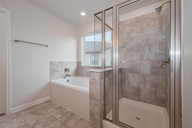 Building Photo - 16360 Oakside Hollow Ln