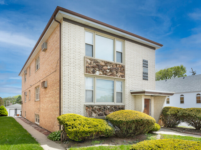 Primary Photo - 7351 N Waukegan Rd