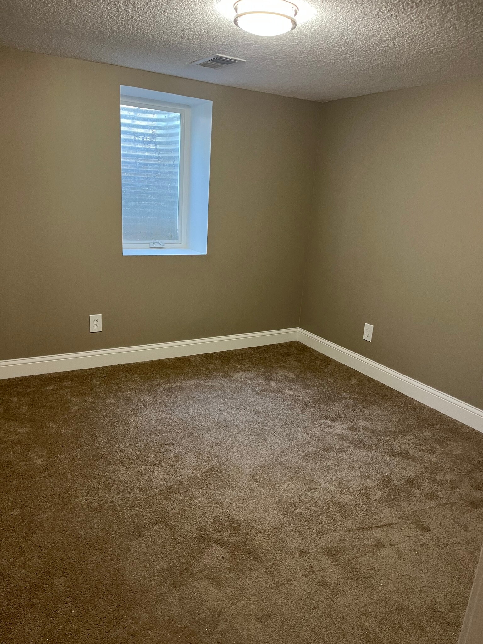 Building Photo - 8624 Oakland Ave S