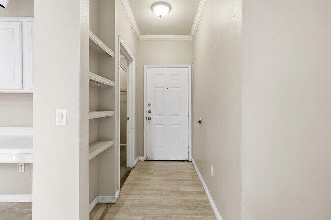 Building Photo - 7438 S Quail Cir
