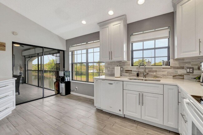Building Photo - 8320 Waterline Dr