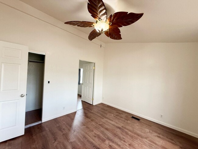 Building Photo - Charming 2-Bedroom Home with Office & Lake...