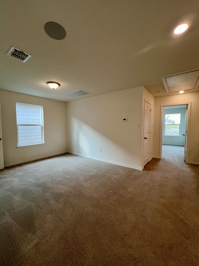 Building Photo - 14839 Vance Jackson Rd