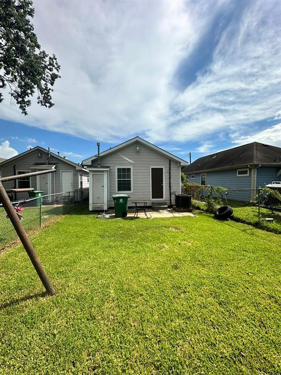 Building Photo - 6721 Avenue Q