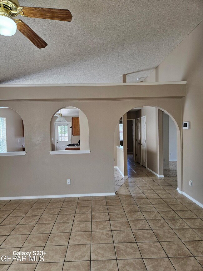 Building Photo - 12345 Tierra Plata Dr