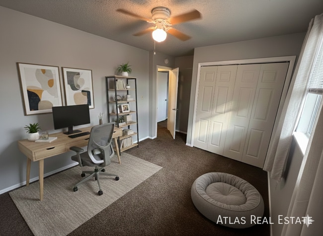 Building Photo - 1017 Delaware Dr