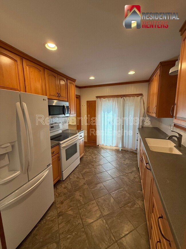 Primary Photo - 2185 N 70th St