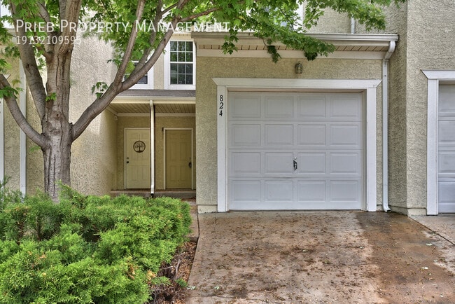 Building Photo - 824 S Woodson Ct