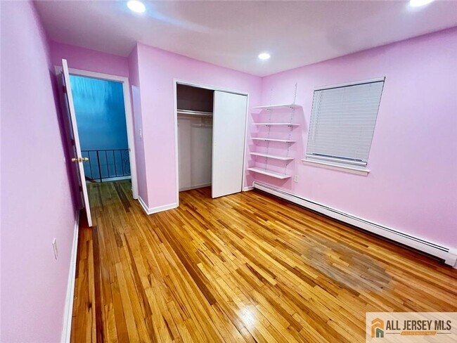 Building Photo - 406 Cranbury Rd