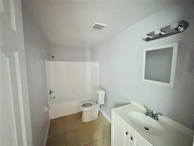 Building Photo - 1310 Lexington Ct