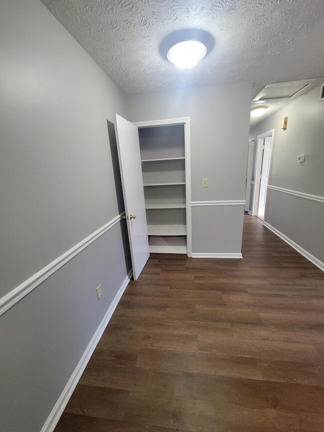 Building Photo - 2801 Winter Garden