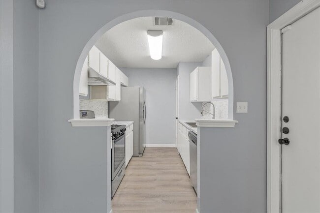 Building Photo - 12321 Marogot Run