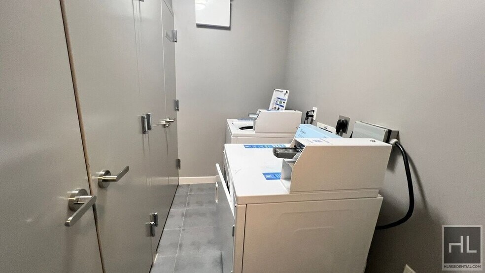 Building Photo - BERGEN STREET