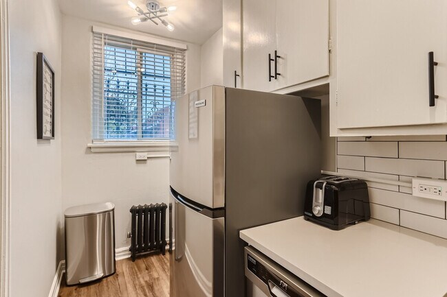 Building Photo - 1666 Detroit St