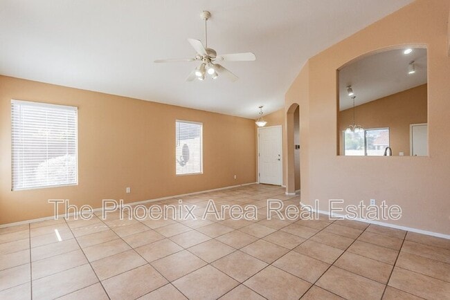 Building Photo - 1261 N Balboa Dr