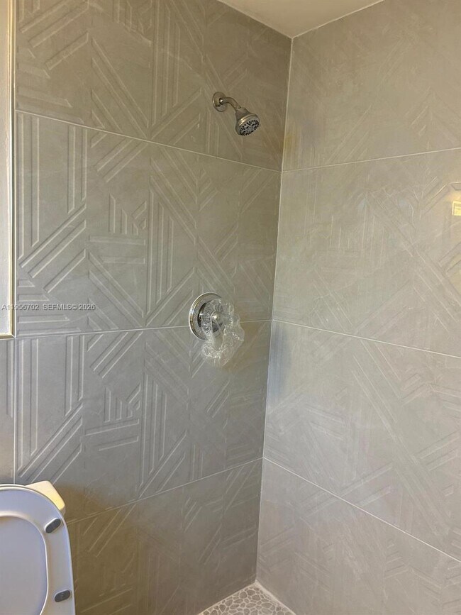 Building Photo - 270 NE 191st St