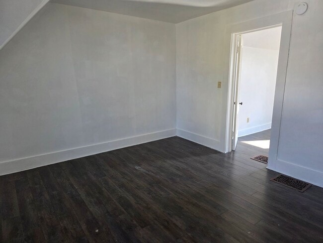 Building Photo - 204/206/208 N Fort Wayne St