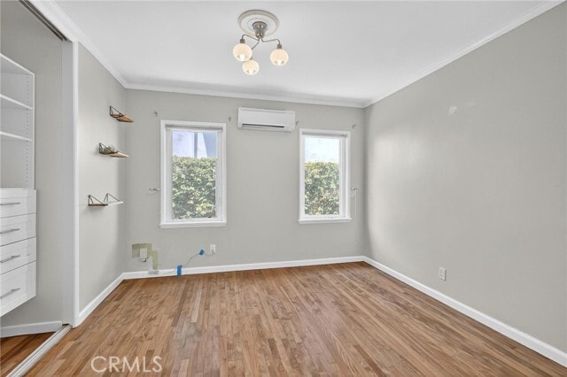 Building Photo - 608 35th St