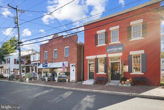 Building Photo - 1555 Rivertown Pl
