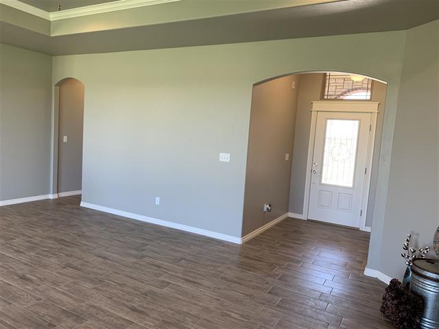 Building Photo - 5380 NE Snowy Owl Rd