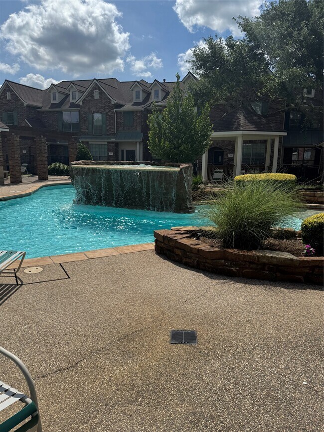 Building Photo - 506 Cypress Vista
