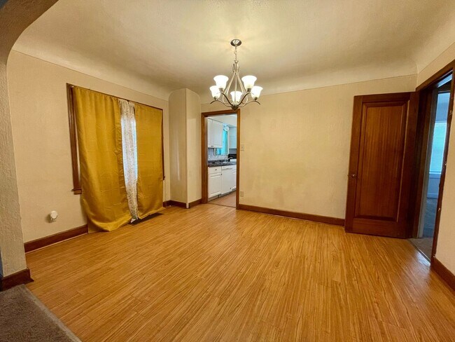 Building Photo - 4 Bedroom - PRE-LEASE FOR JUNE