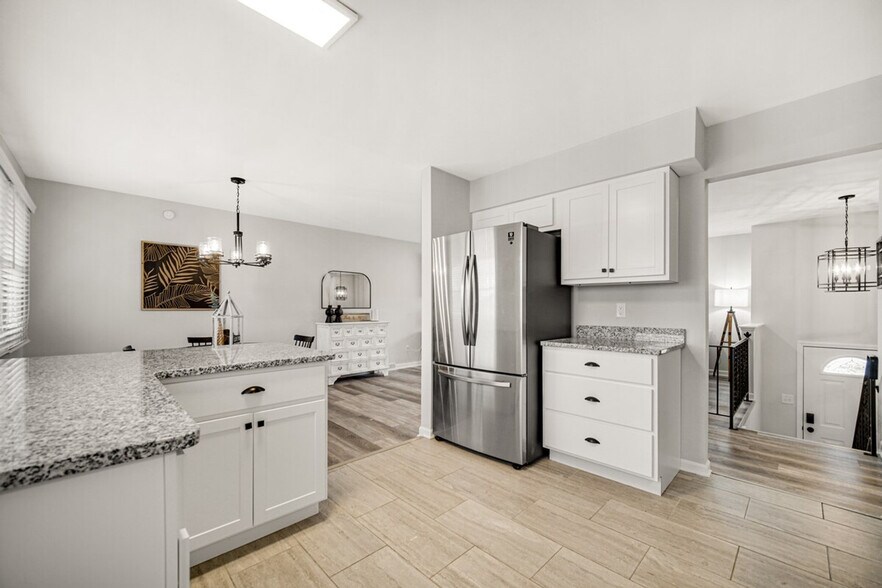 Building Photo - 560 Kathleen Dr