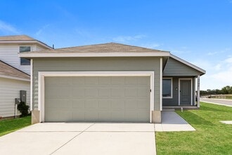 Building Photo - 3704 Axis Hl St