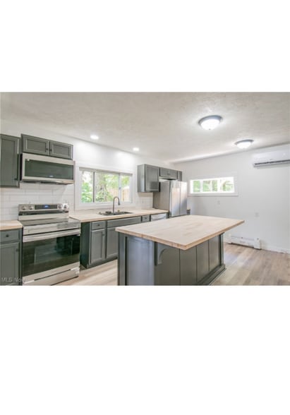 Building Photo - 225 E Bergey St