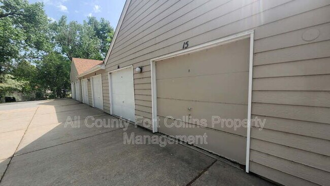 Building Photo - 4915 Twin Lakes Rd