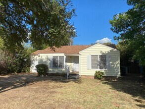 Building Photo - 309 Rockwood Dr