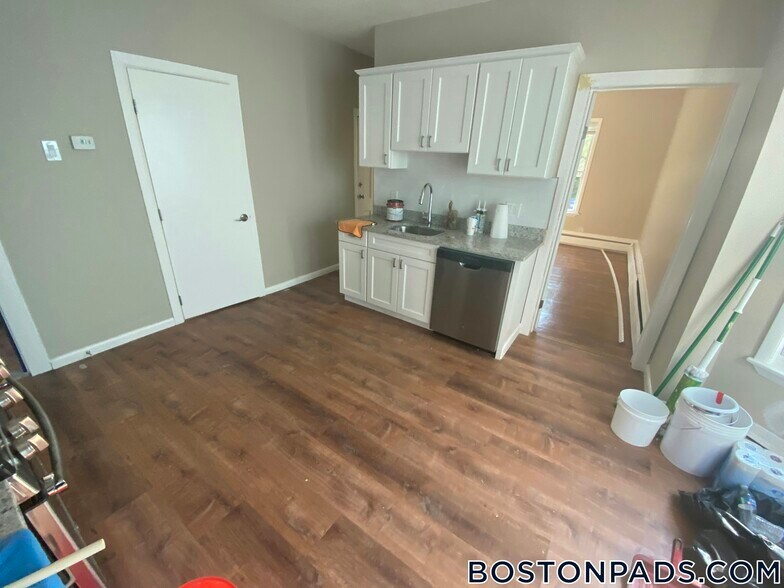 Building Photo - 119 George St