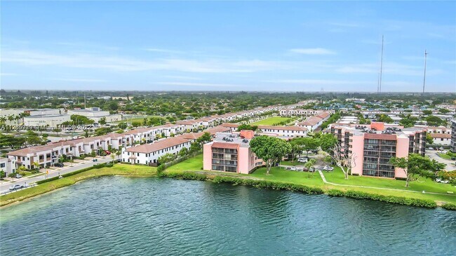 Building Photo - 20840 San Simeon Way