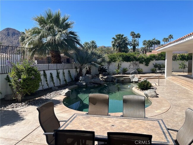 Building Photo - 45540 Cielito Dr