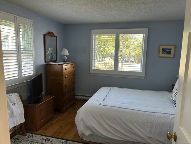 Building Photo - 19 Underway Dr