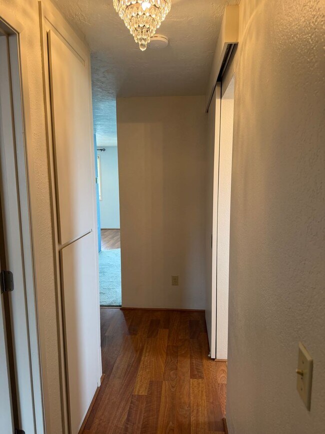 Building Photo - Updated two-bedroom one bathroom duplex in Thurston!
