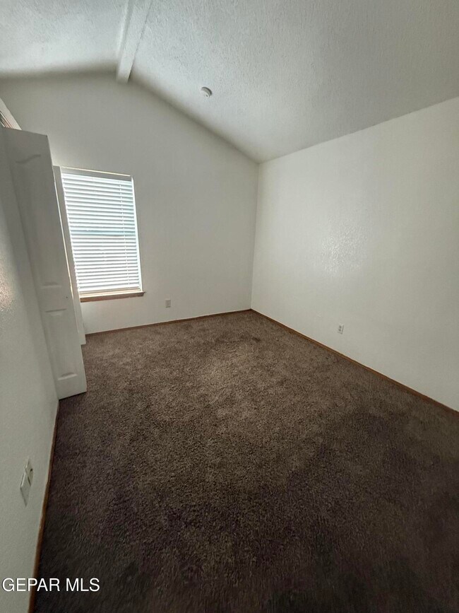 Building Photo - 12157 Chato Villa Dr