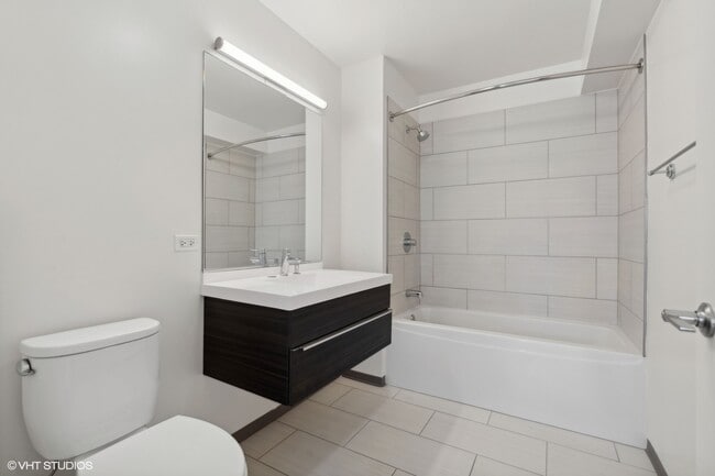 Building Photo - 1920 N Milwaukee Ave