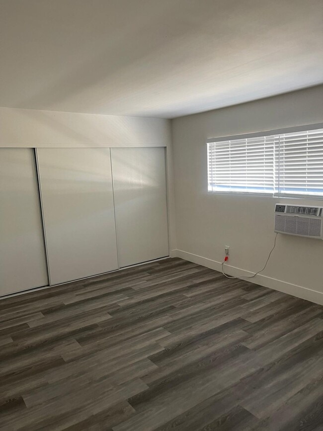 Building Photo - 2121 N Verdugo Rd