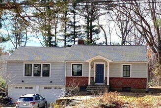 Building Photo - Charming 3 Bedroom, 2 Bathroom Single Fami...