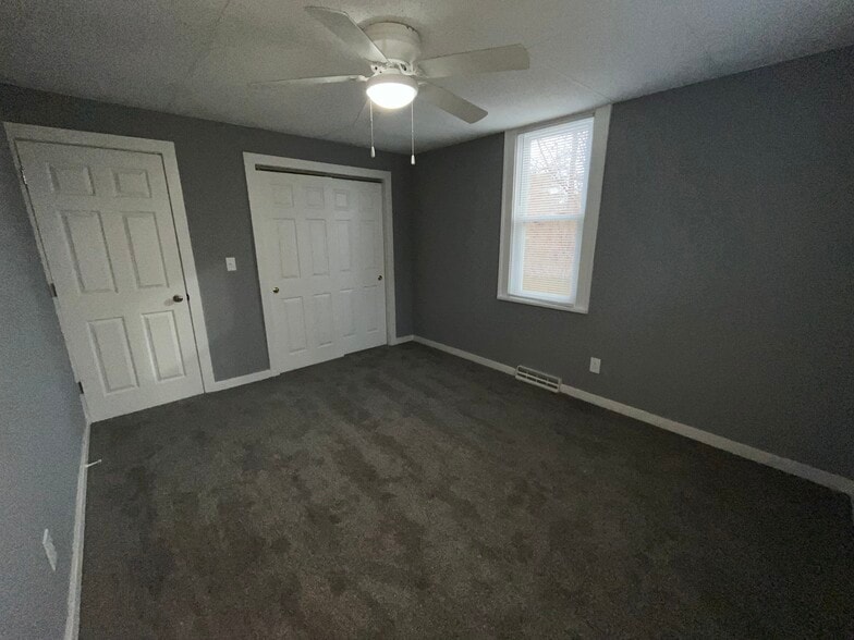 Building Photo - 100 Dixon Ave