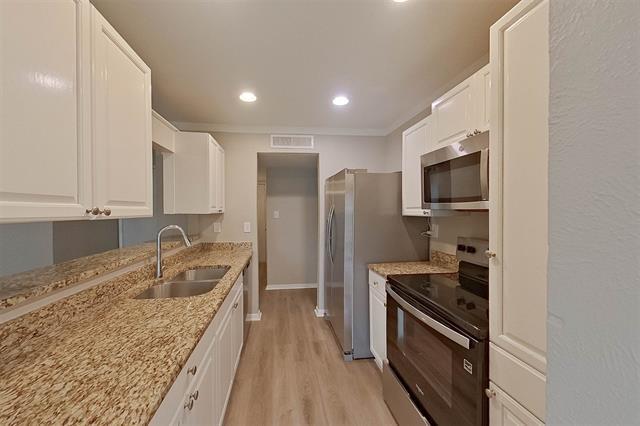 Building Photo - 4204 Pepperbush Dr