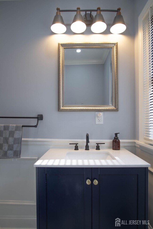 Building Photo - 9 Academy St