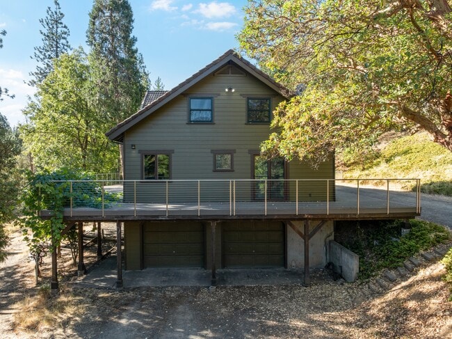 Building Photo - 1801 Wagon Trail Dr