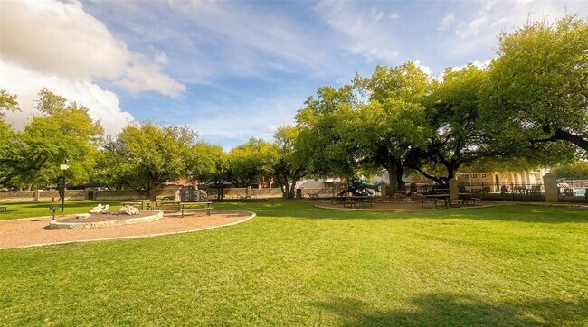 Building Photo - 3845 Harvey Penick Dr