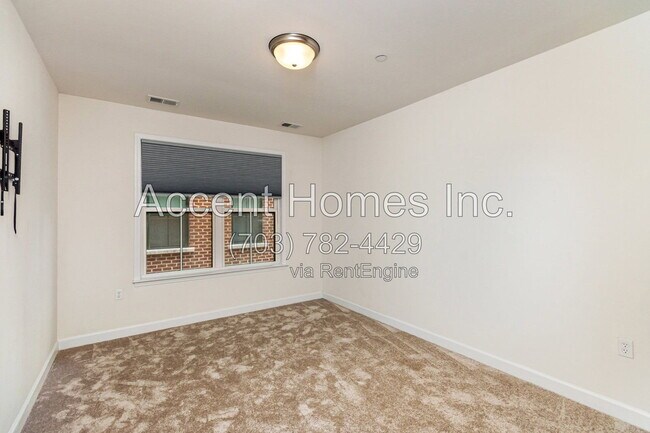 Building Photo - 2101 N Monroe St