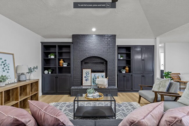 Building Photo - Welcome to your dream home! 4 bedroom 3 ba...