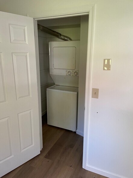 Building Photo - 127 Albright Ct