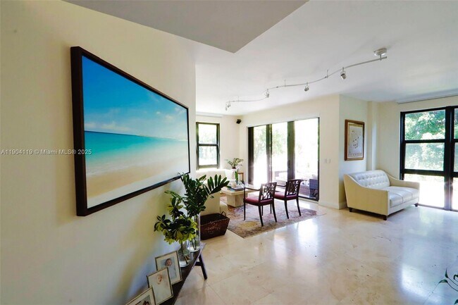 Building Photo - 1121 Crandon Blvd