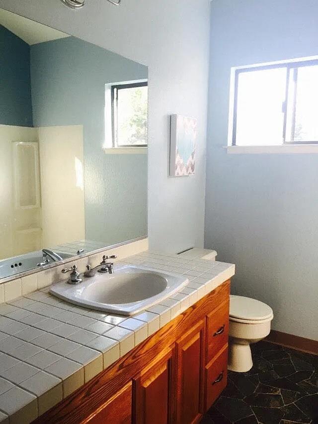 Building Photo - 121 Scenic Dr